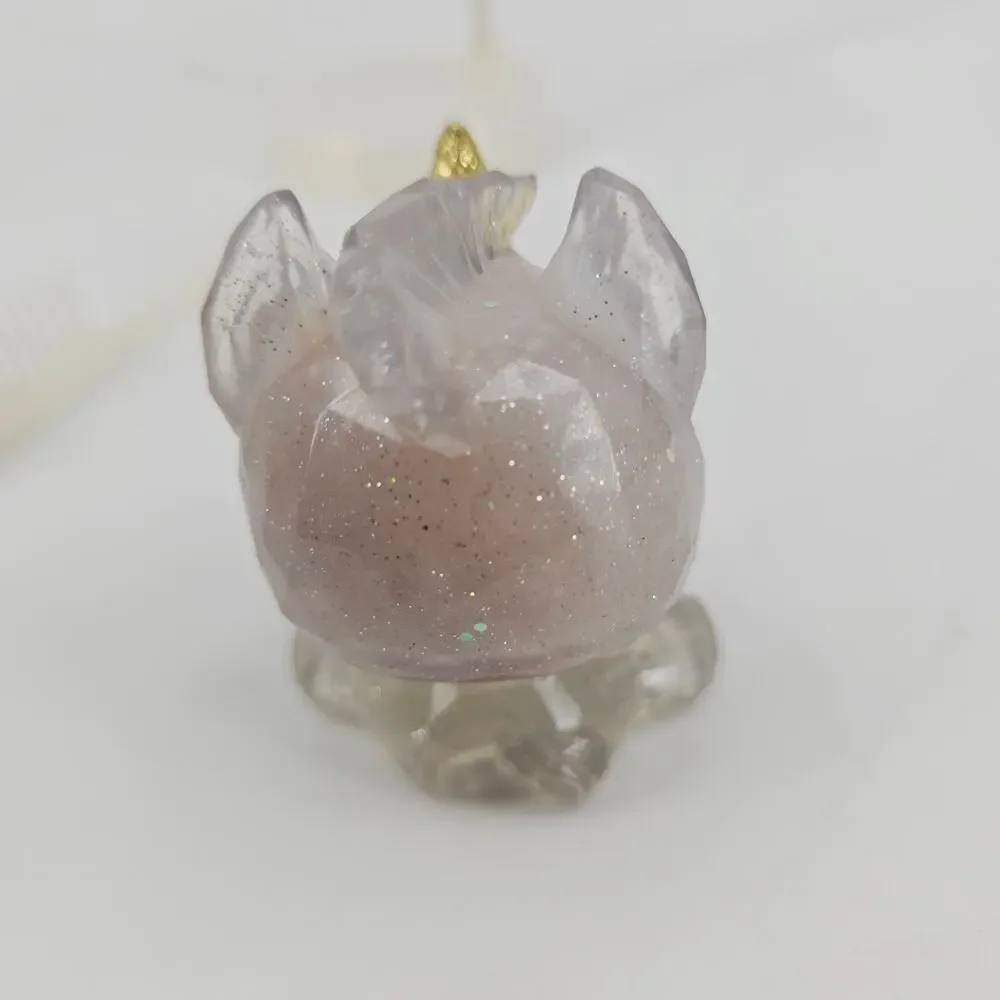 Rainbow High Fashion Doll Amaya Accesories: Unicorn Pet Purse Hairbrush Stand